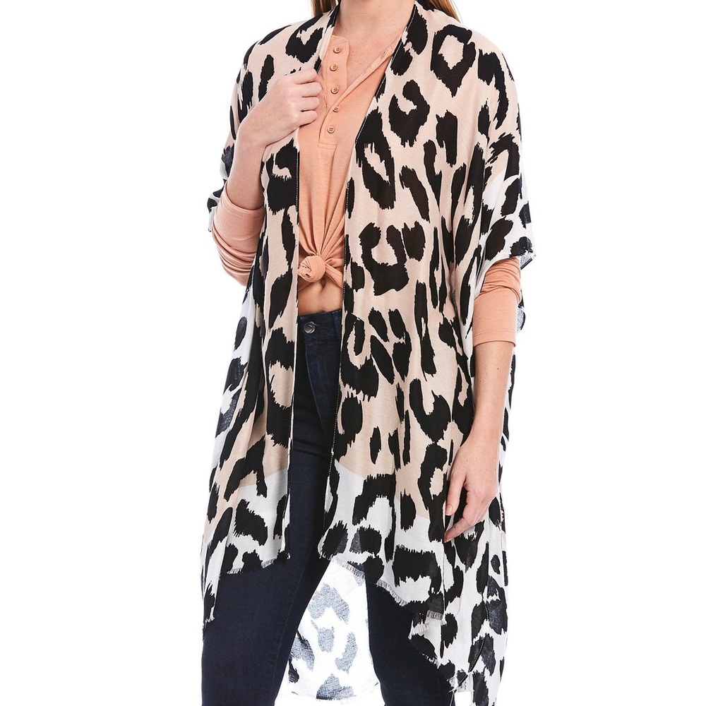 New Anna & Ava Leopard Print Cardigan
